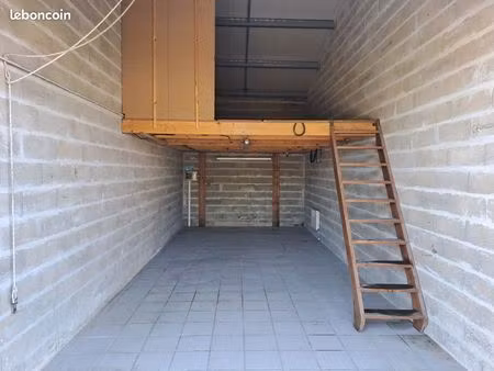 parking/box léognan