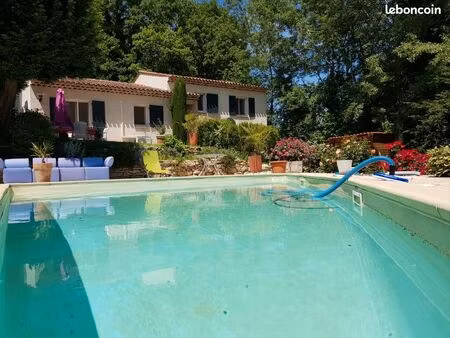 propriete ansouis avec dépendance et magnifique vue