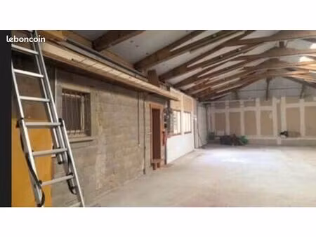 local entrepôt / stockage - 190m2