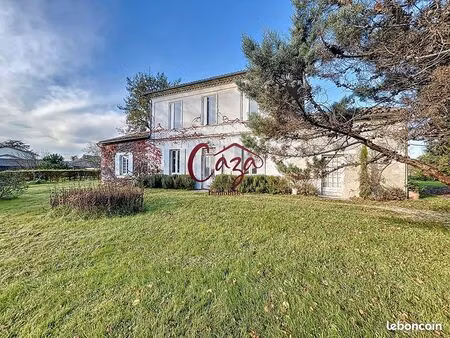 maison 8 pièces 215 m²