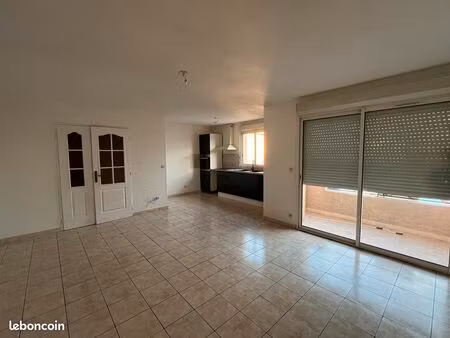 maison 96.92m² avec terrasse  garage et parking à 150 m de la plage prix : 240 000