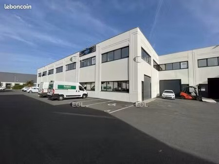local bureaux 900 m²