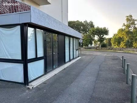 local commercial 42 m2