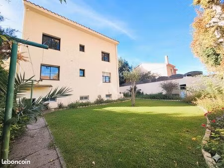 t5 duplex avec jardin  double garage et vue canigou