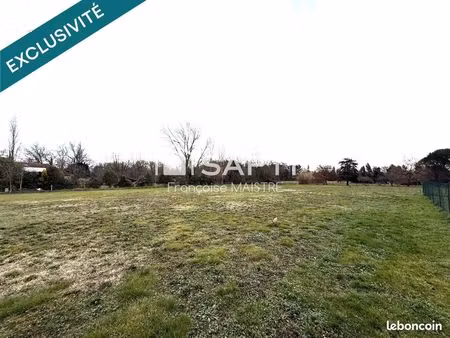 terrain 1393 m² saïx