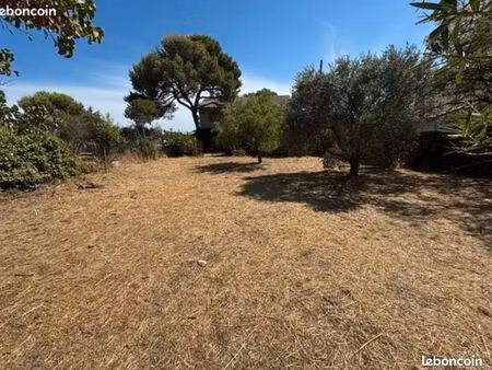 à vendre – terrain constructible viabilisé à vedène (secteur cimetière)