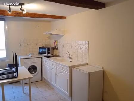 studio centre ville d'apt 22 m2 53000 euros