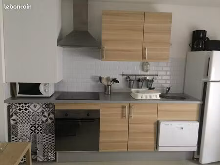 joli t2 meublé centre ville dans residence securisée