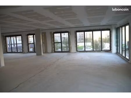 local commercial brut 233m²- quartier brazza bordeaux