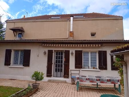 immeuble de rapport (265 m²) - 4 logements de 51 à 97 m² - avec jardin  caves  garages et 