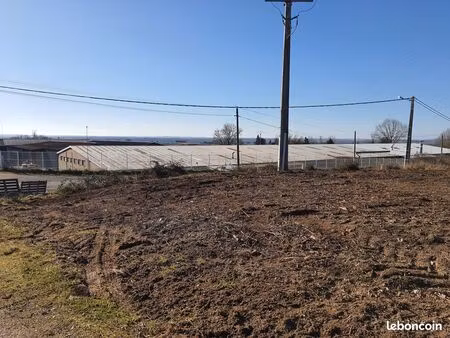 terrain viabilisé 2 700 m² zone franche la réole