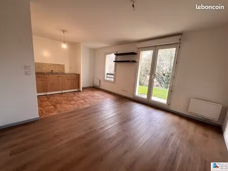 studio 1 pièce 33 m²