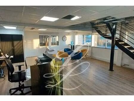 location - entrepot 802 m2 beaucouzé