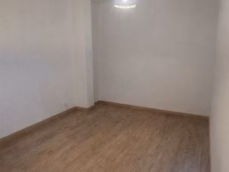 location bureau / local commercial