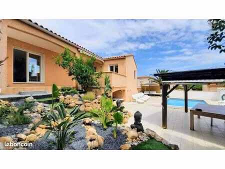 villa 4 faces piscine