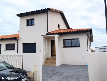 villa 4 pièces 120 m²