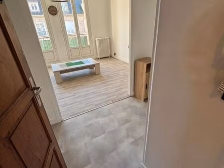 ? appartement t3 rénové avec balcon – centre-ville