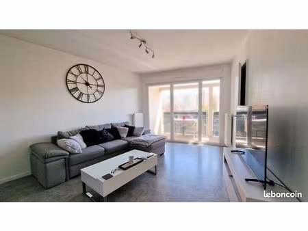 appartement 2 pièces 43 m²  balcons et 2 parkings – melun / le mée-sur-seine