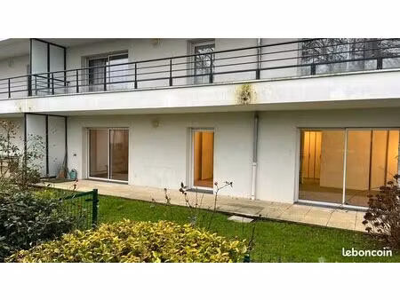 t3 67m² avec garage double box  terrasse 20m² et jardin 60m²