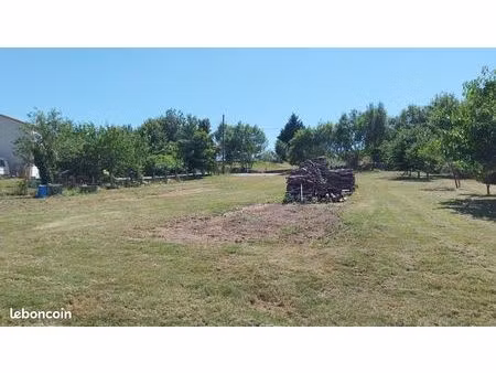 terrain constructible de 1669 m2