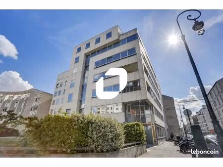 bureaux 200 m²