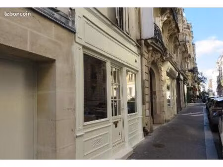 a louer 28 m² local éphemere / bureau / boutique