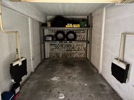 garage / box