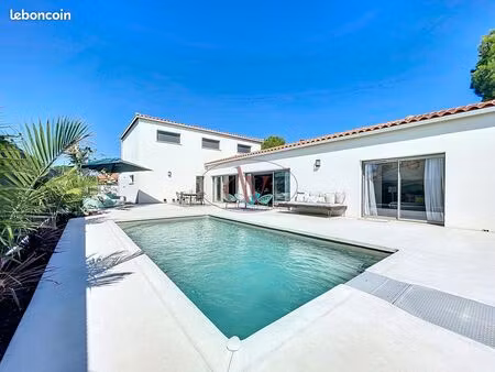 maison 6 pièces 210 m²