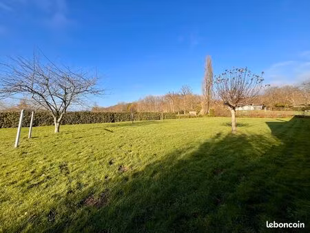 terrain 800 m² brains