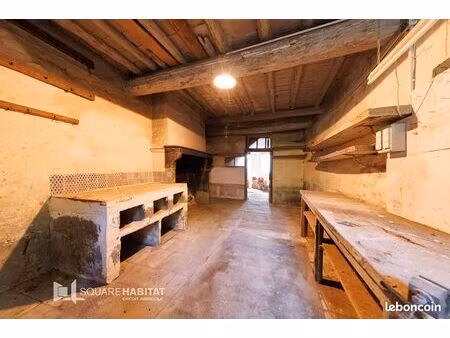 bâtiment 7 pièces 545 m²