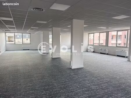 bureaux 93 m²