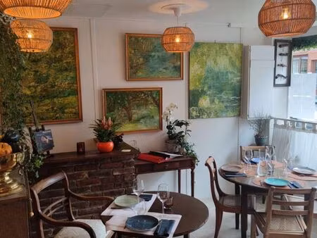 charmant local commercial avec cour- centre historique de bernay