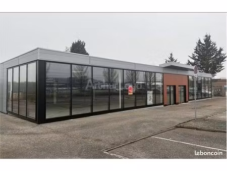 local commercial 660 m²