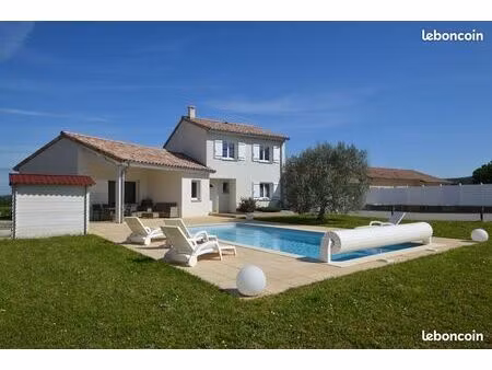 villa non mitoyenne de 137 m2 sur terrain 1330 m2 construite en 2012 sans vis-a-vis