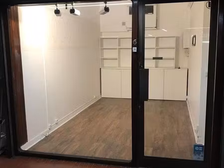 local / bureau / entrepôt – village suisse  paris 15