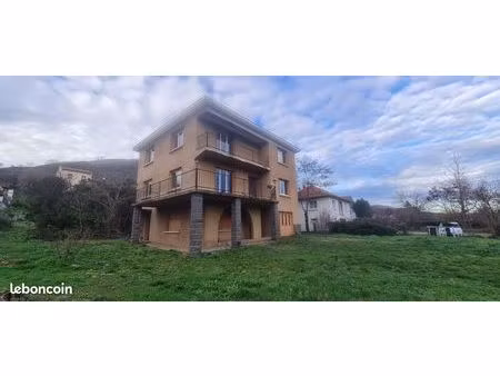 maison 9 pièces 249 m²