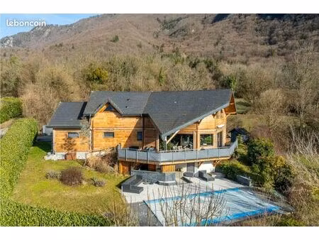 villa 7 pièces 176 m²