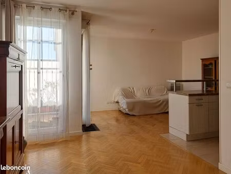 particulier vend f3 en centre-ville des clayes-sous-bois (78)