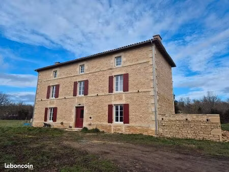 maison de maître datant de 1885 entièrement rénovée à vendre située sur un terrain de 7100