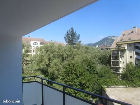 a louer magnifique t3 avec garage fermé