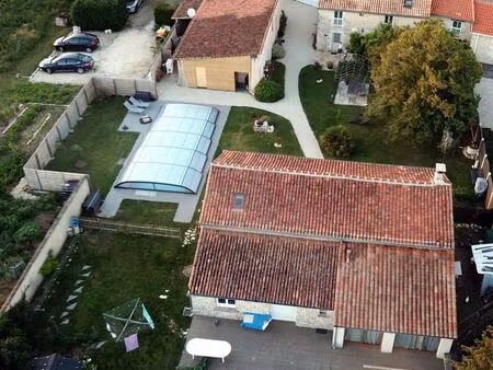 ensemble immobilier (maison d'hôtes et gîtes)