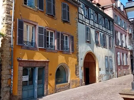 bureaux en rdc situés face à la cour d'assises