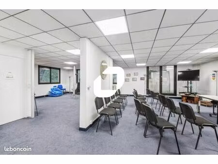 bureau 260 m²
