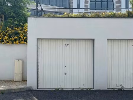 garage à louer avec prise électrique