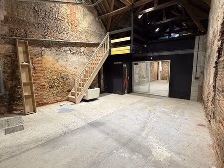 locaux professionnels en plein centre ville + parkings