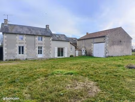 maison ancienne rénovée avec dépendances