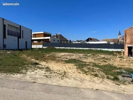 terrain 558 m² hochstatt