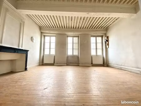 bureaux 117 m² tournus