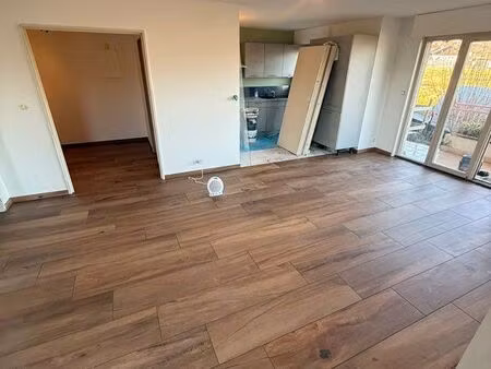 t2 rez de jardin la roche sur foron