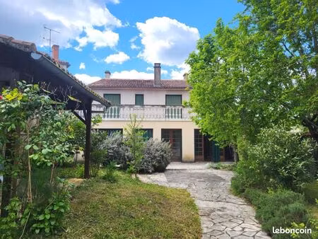 maison de village 8 pièces 200 m²